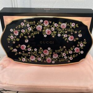 Gucci Palette Beaute Des Yeux Floral Eyeshadow in Satin, Matte/Metallic Finishes